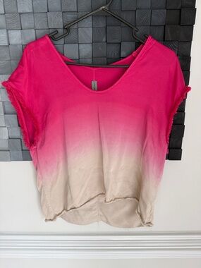 Raquel Allegra Hot Pink to Cream Ombre Short Sleeve Top